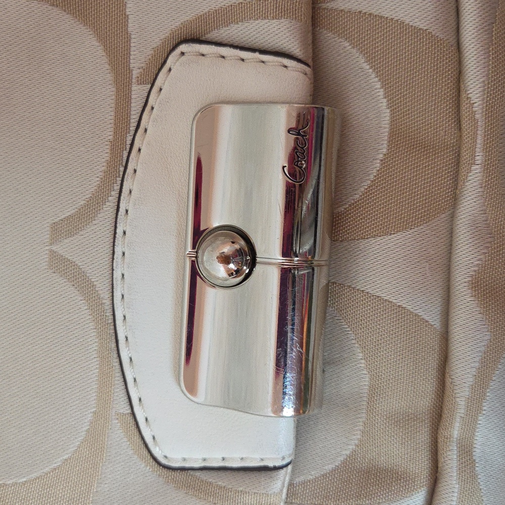 Coach Cream Shoulder Bag - Picture 10 of 12